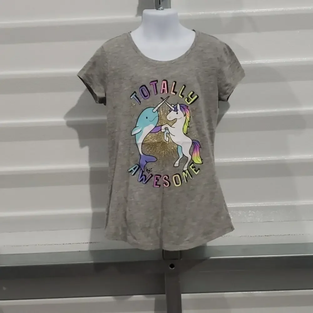 Justice T- shirt Size 8‎